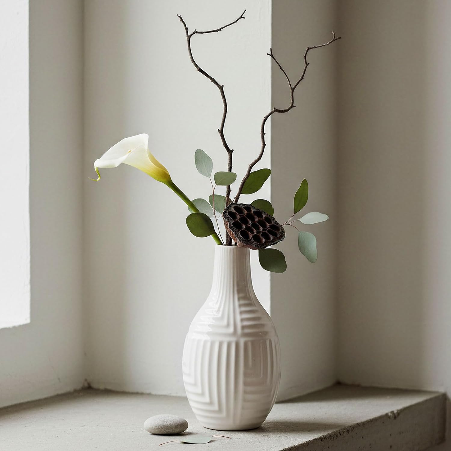 AUMESIS TERRA – Artisan White Vase