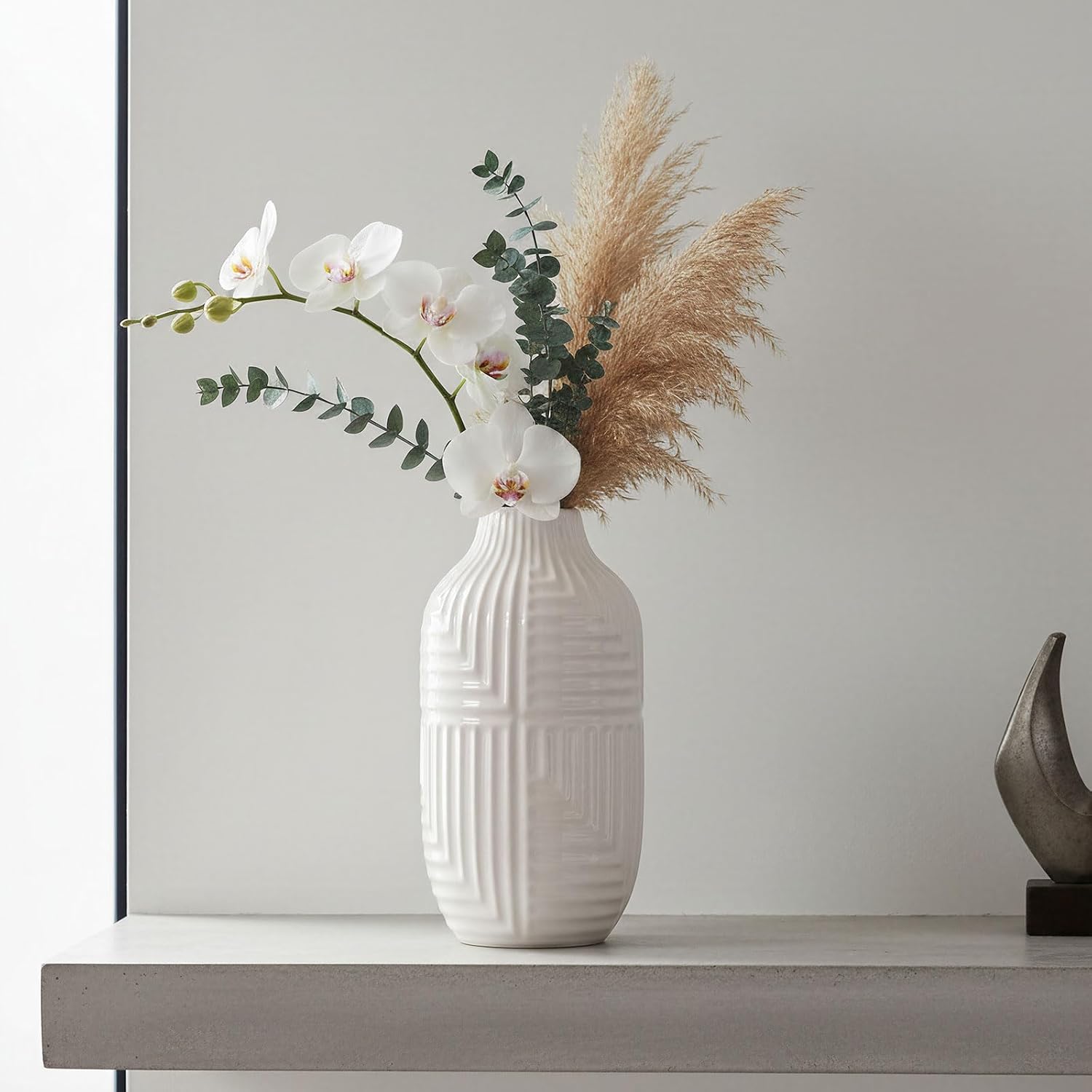 AUMESIS TERRA – Artisan White Vase